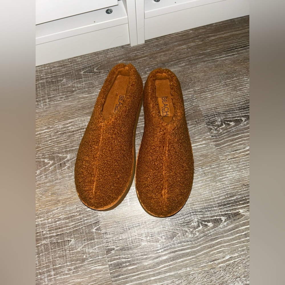 BEACH by Matisse Lowkey Scuff Womens Size Casual Slippers
Brown